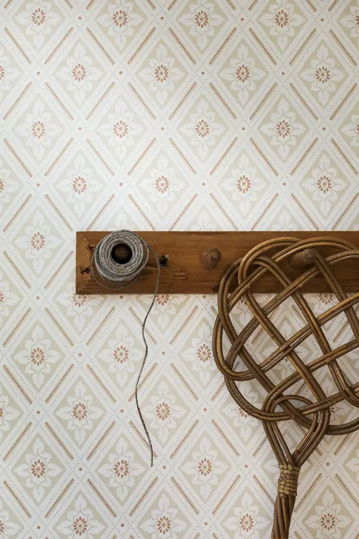 Ester-3_Image_Roomshot_Hallway_Item_7660_form.jpg