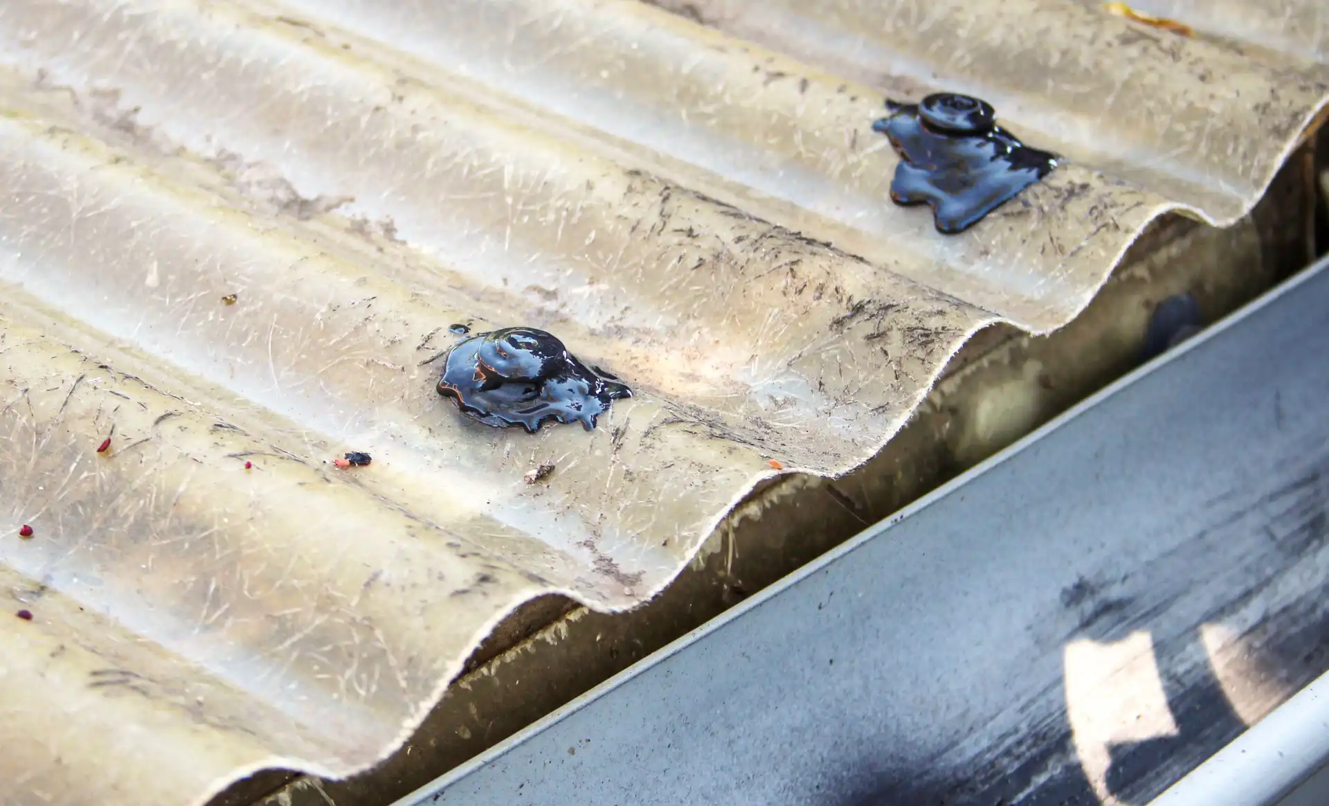 700046 Rubber Seal Spray 02