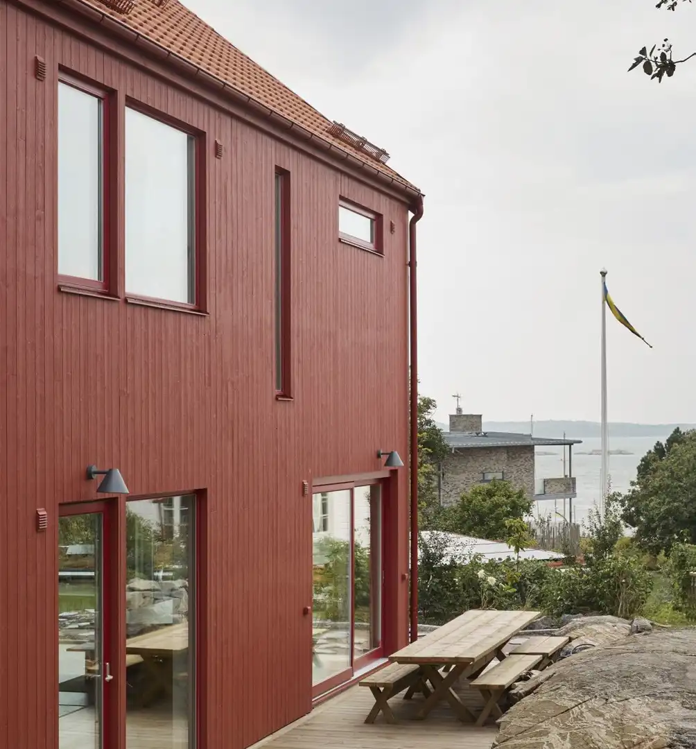 1-JOT0025_Roerosroed_2142_Vestlandsroed_TREBITT_Terrasse_9050_Straa_IMG_56A4609_V1.jpg